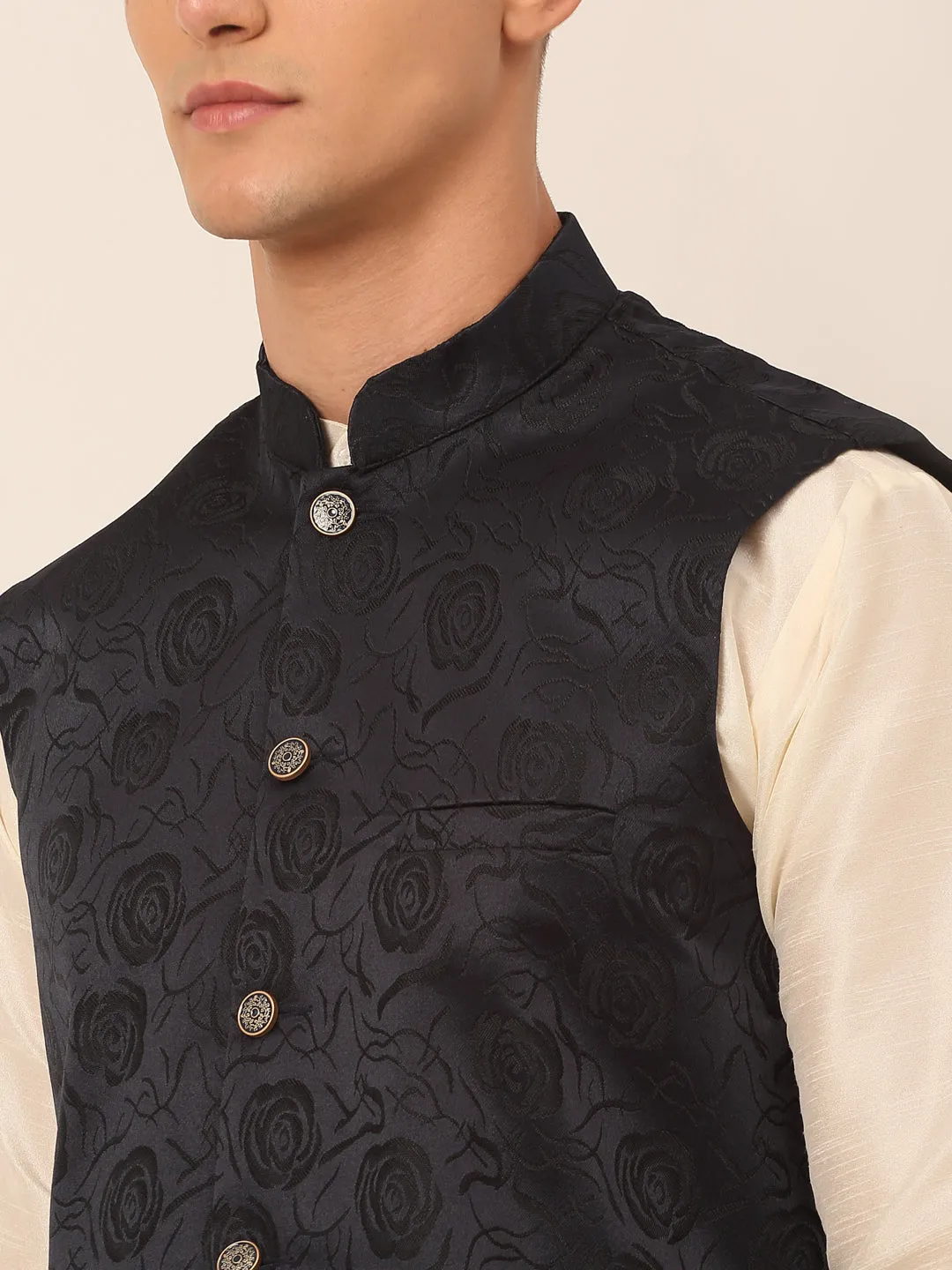 Men'S Solid Kurta Pyjama With Floral Embroidered Nehru Jacket