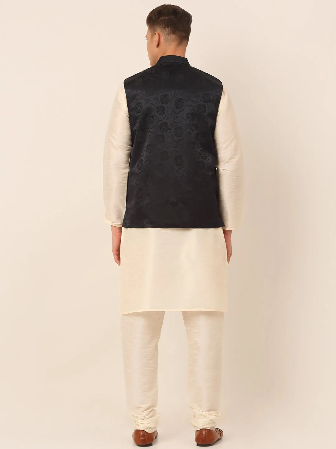 Men'S Solid Kurta Pyjama With Floral Embroidered Nehru Jacket